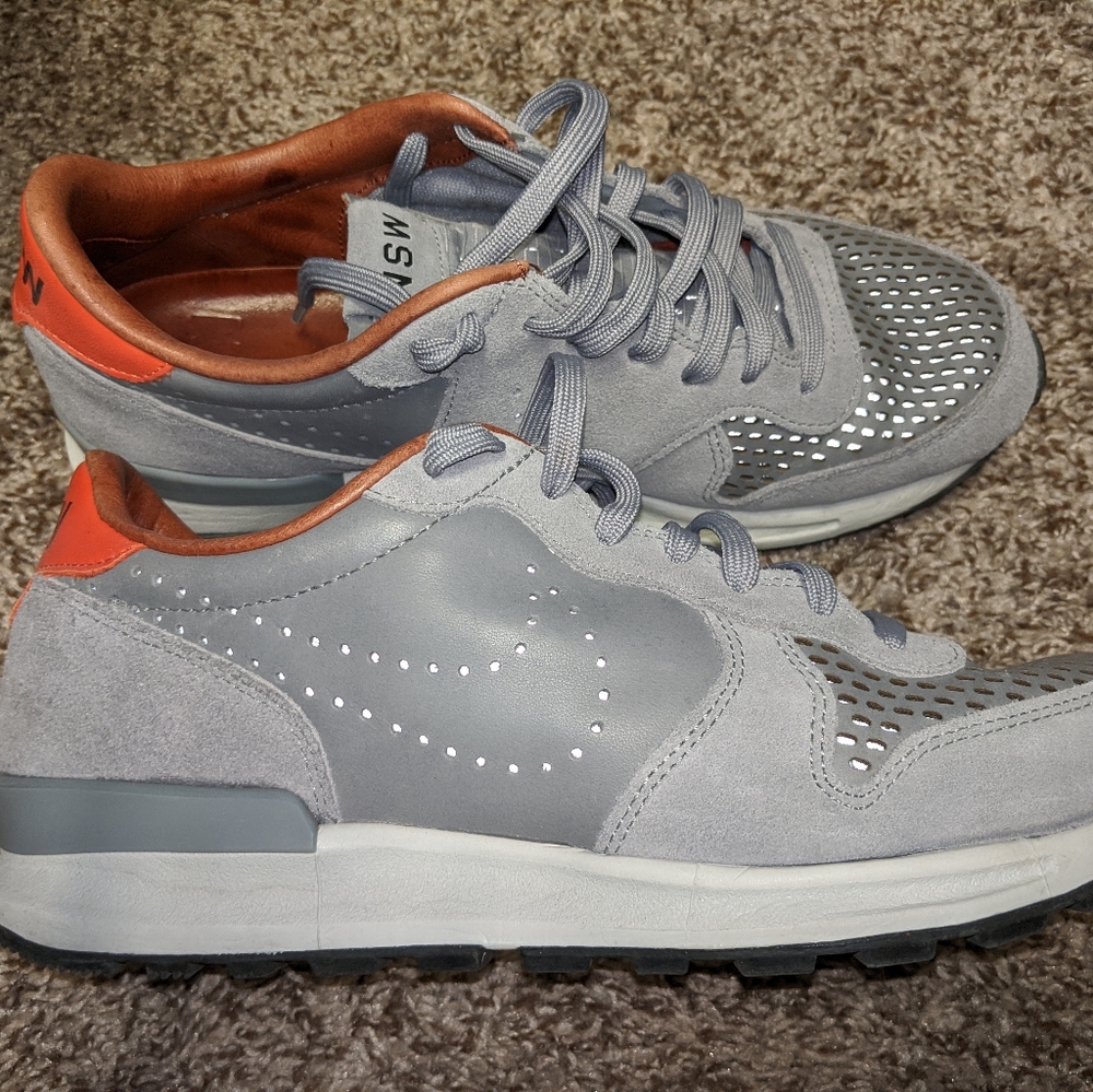 Unique Men's Nike NWS Shoes, Size 8.5